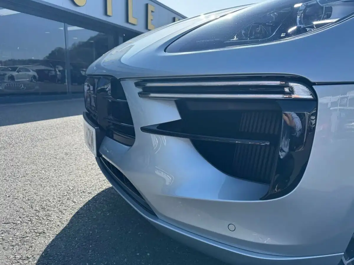 2019-porsche-macan-29-v6-turbo-big-26
