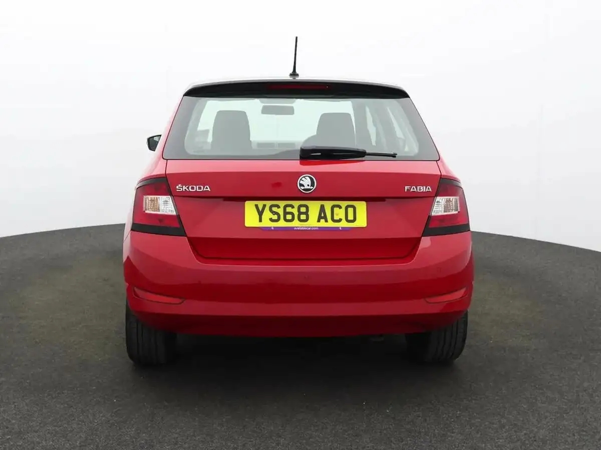 2018-skoda-fabia-10-tsi-se-109ps-hatchback-dsg-big-2