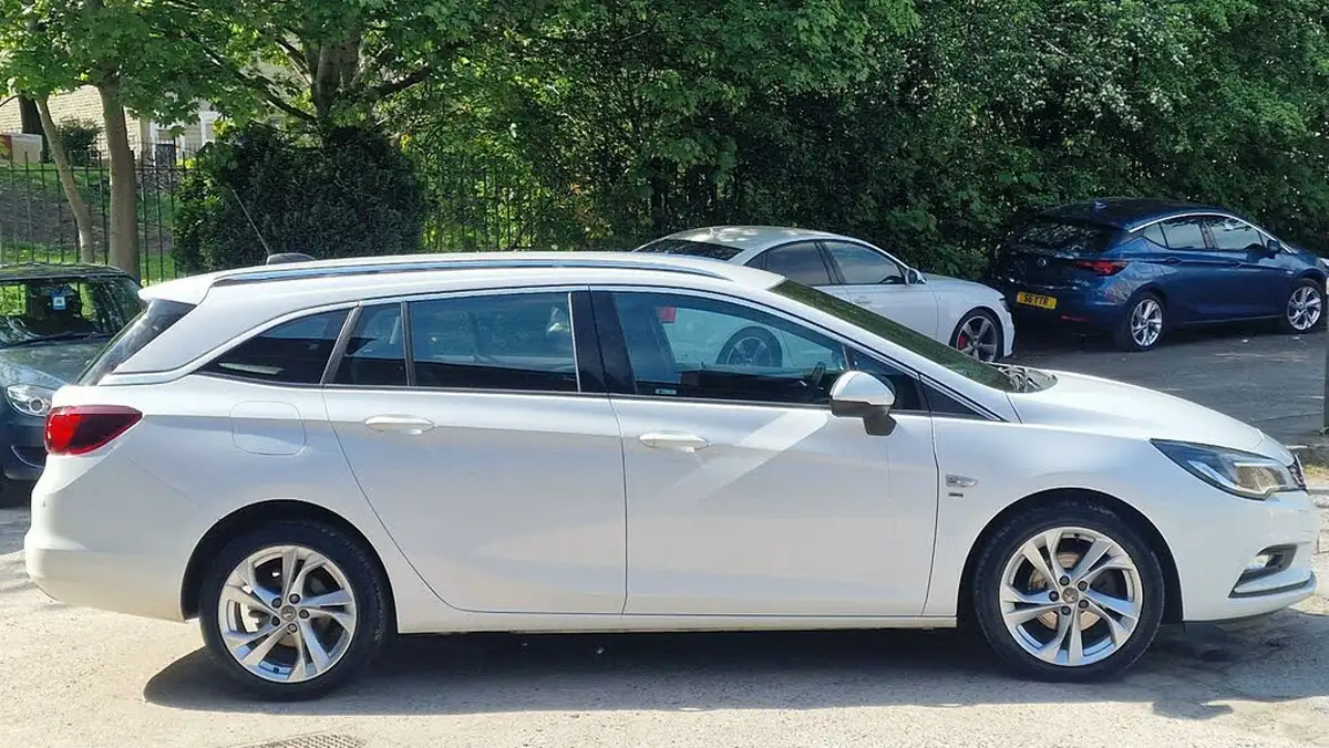 2016-vauxhall-astra-14i-16v-turbo-sri-125ps-sport-tourer-big-6