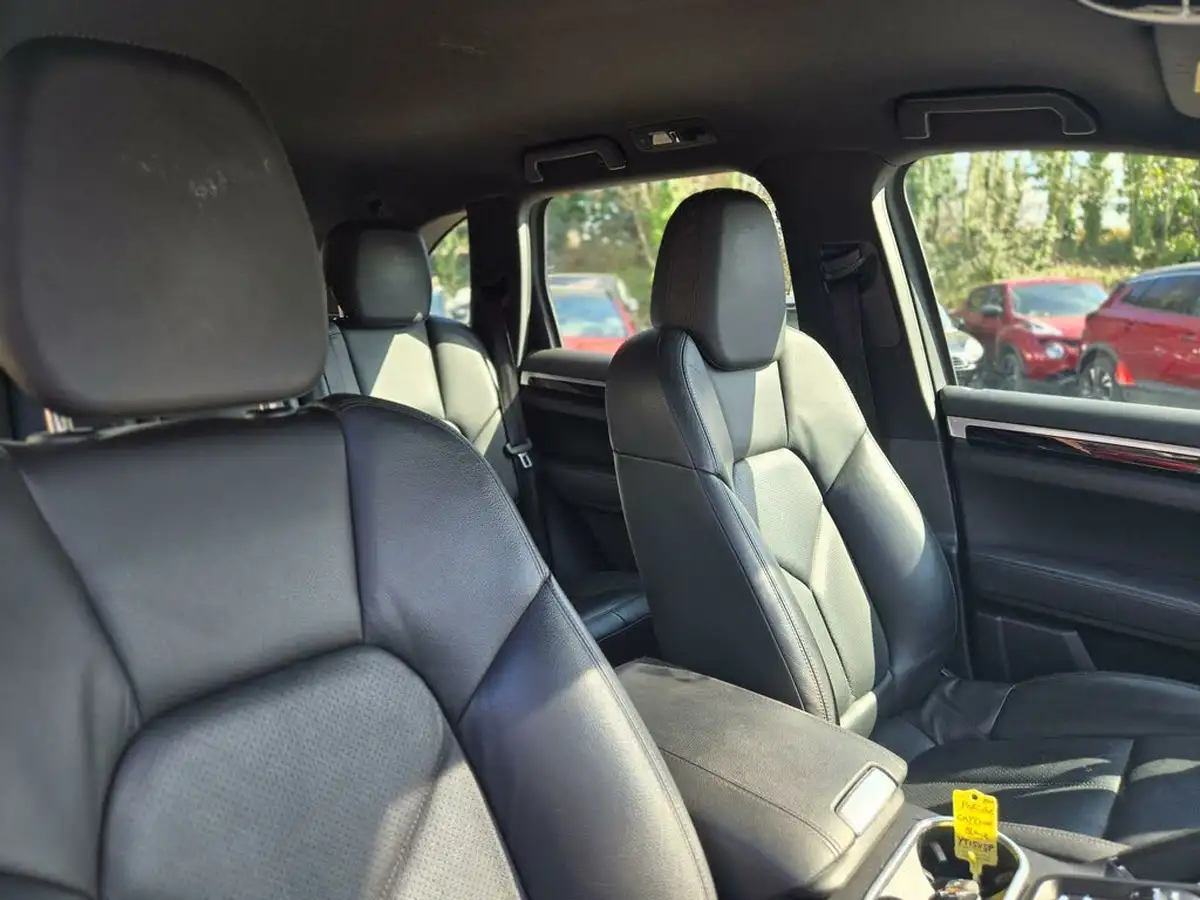 2015-porsche-cayenne-30td-big-35