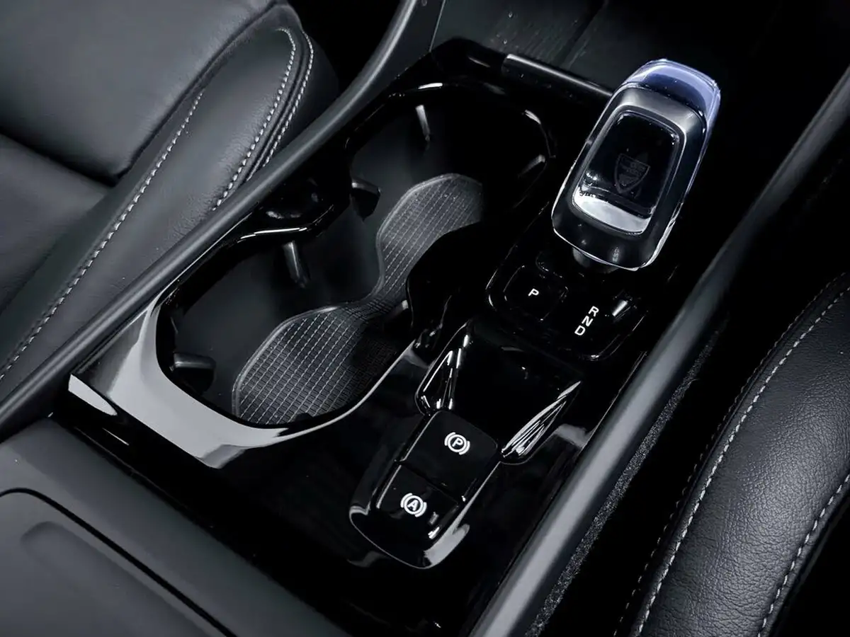 2023-volvo-xc40-20-b3-plus-big-25