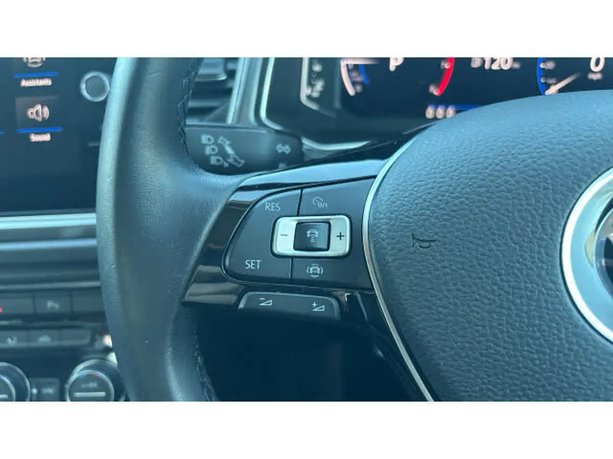 2021-volkswagen-t-roc-20-tsi-sel-big-16