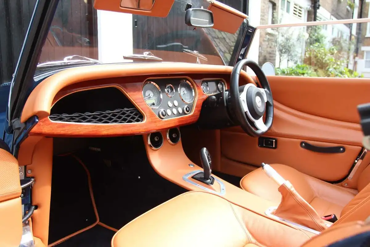 2022-morgan-plus-4-20-auto-big-40