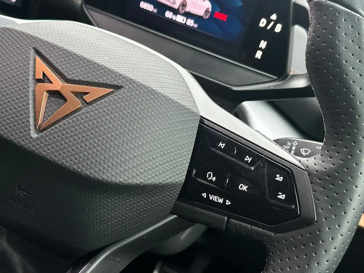 2024-cupra-born-e-v2-204ps-58kwh-big-16