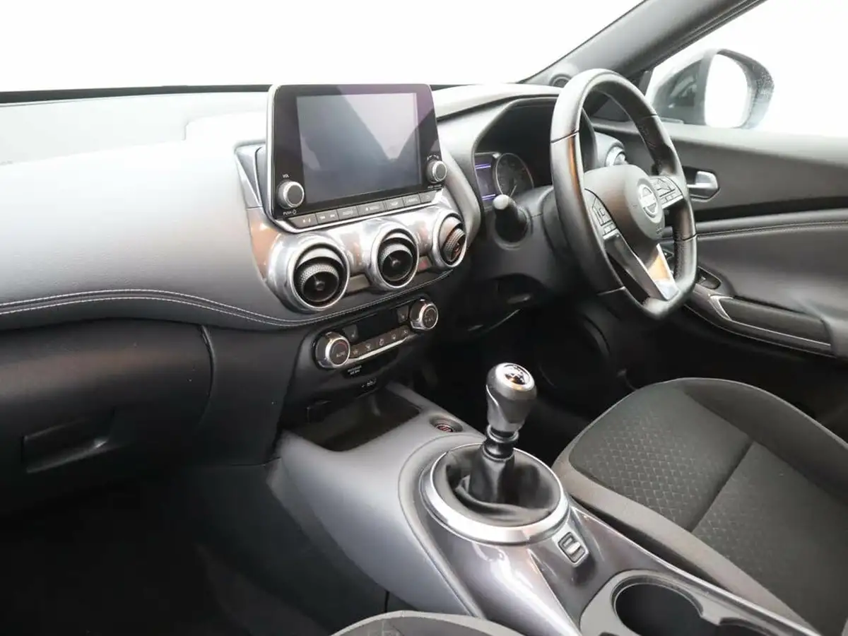 2022-nissan-juke-10-dig-t-n-connecta-big-8