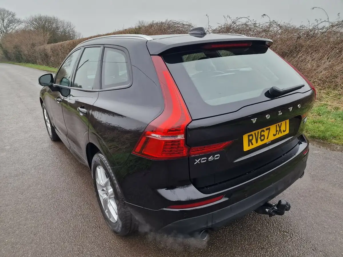 2017-volvo-xc60-20td-d4-momentum-geartronic-big-5