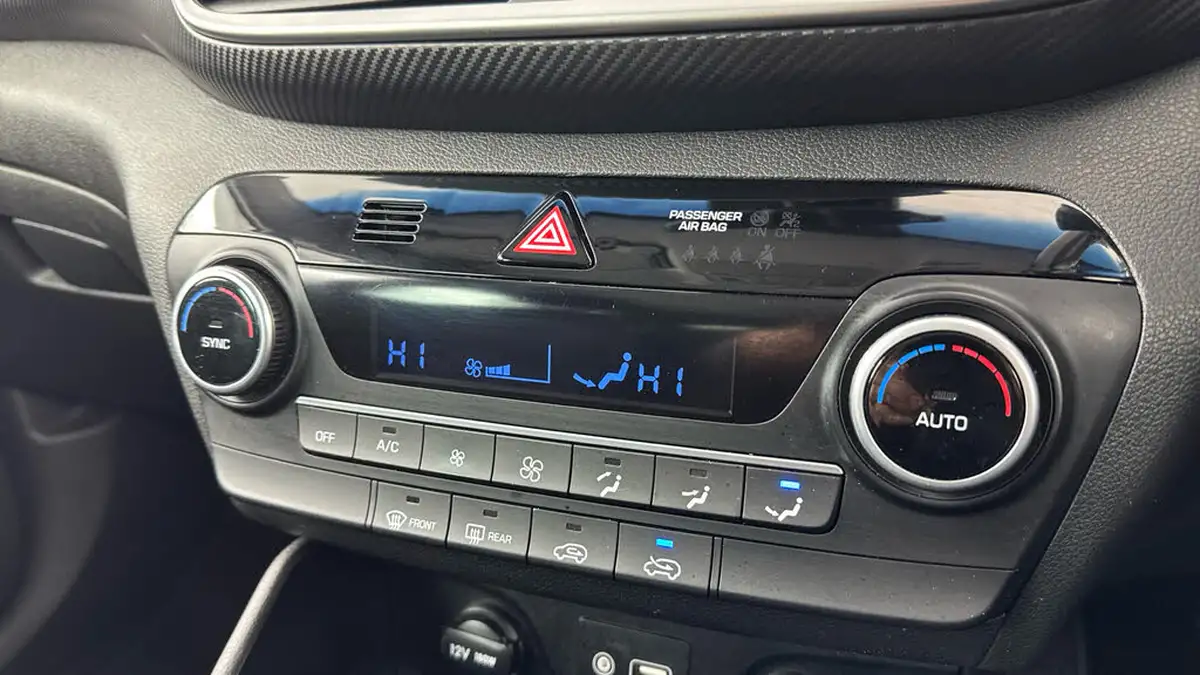 2018-hyundai-tucson-16-gdi-se-nav-big-17