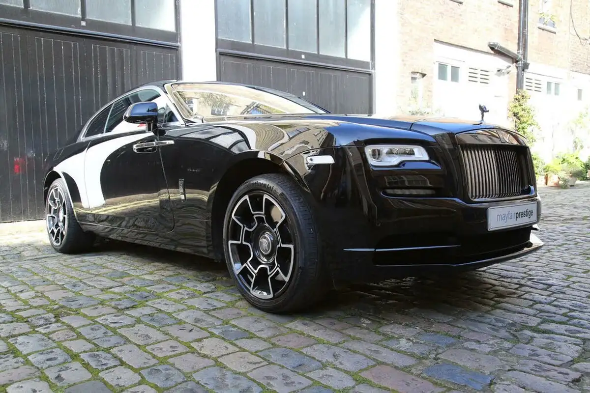 2017-rolls-royce-wraith-66-no-trim-big-10
