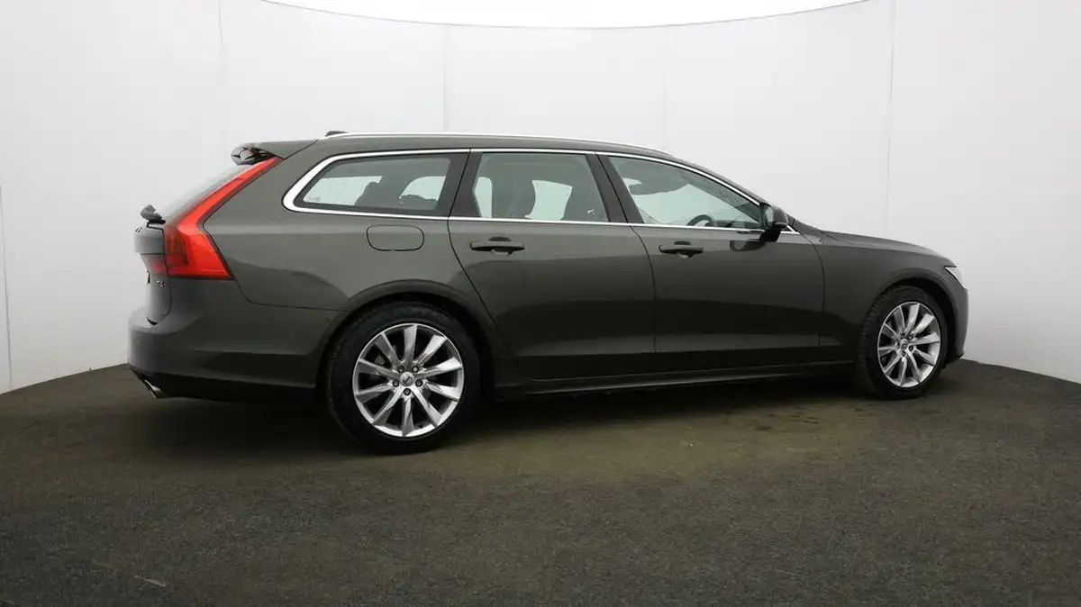 2020-volvo-v90-20-t4-momentum-plus-big-46