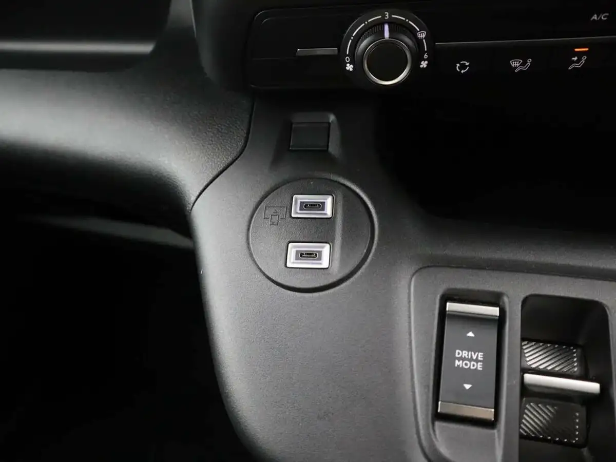 2025-citroen-berlingo-e-plus-xl-size-big-18
