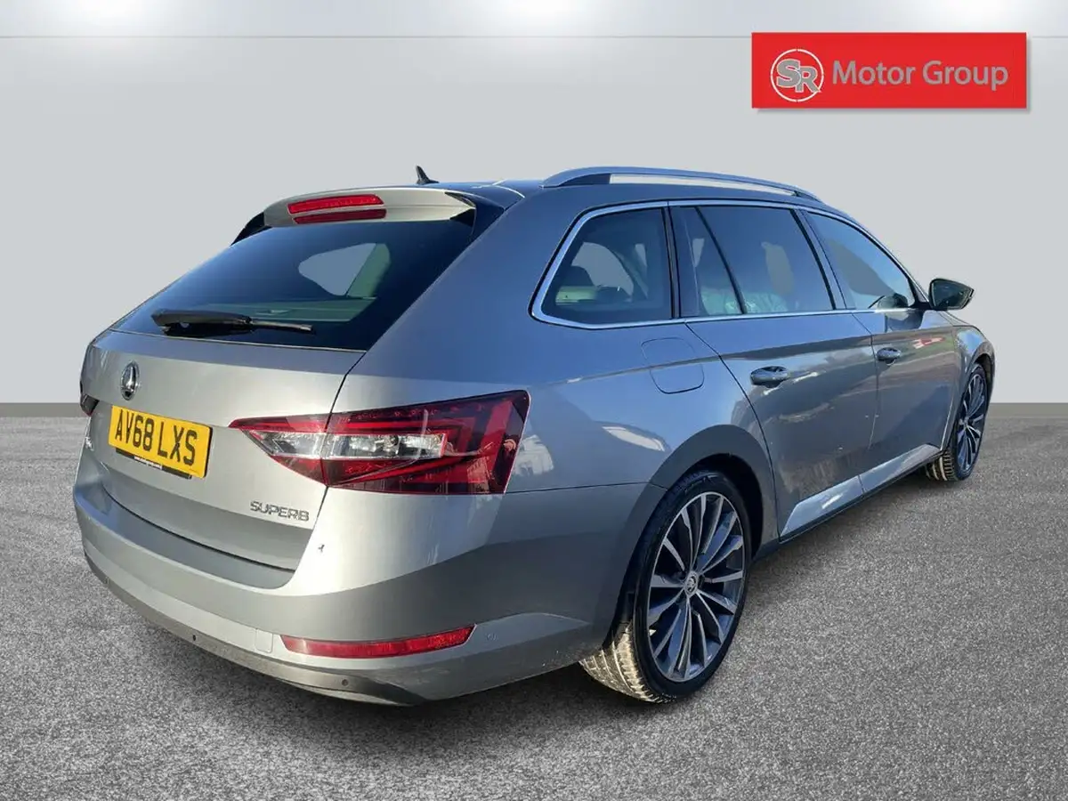 2018-skoda-superb-20tdi-scr-laurin-klement-190ps-estate-dsg-big-11