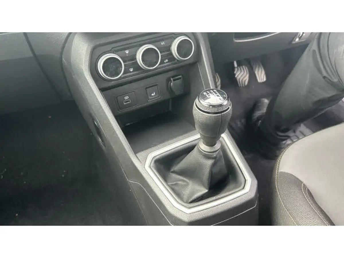 2024-dacia-sandero-stepway-10-tce-extreme-90bhp-big-12