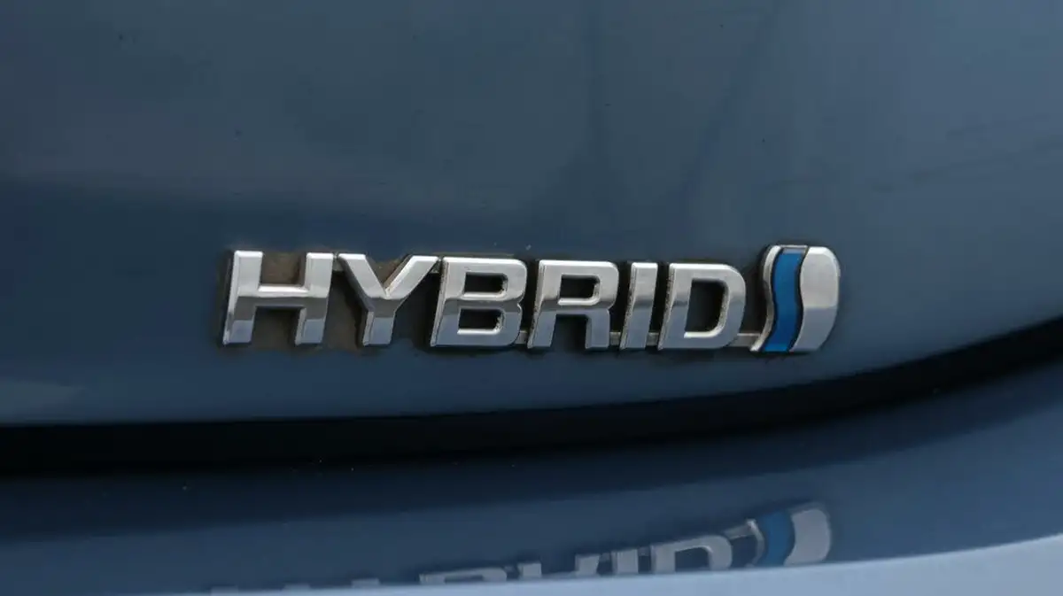 2021-toyota-corolla-18-vvt-i-icon-trk-hatchback-5d-big-23