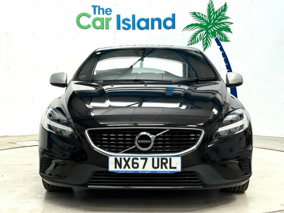 2017-volvo-v40-20-t2-r-design-big-1