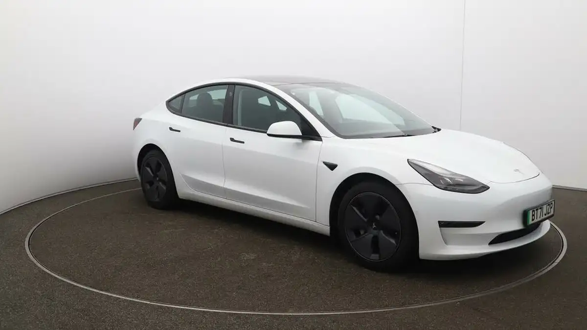 2021-tesla-model-3-e-long-range-awd-big-35