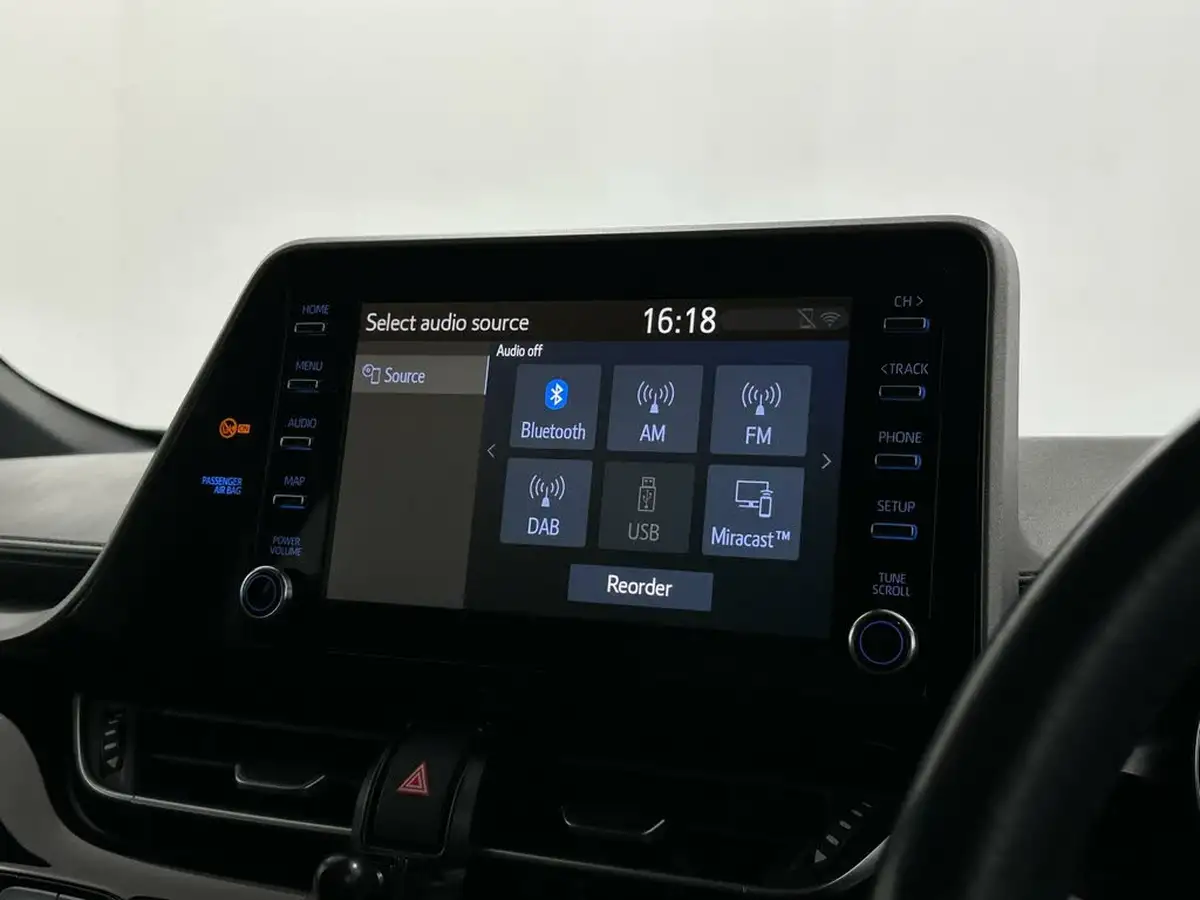 2020-toyota-c-hr-18-vvt-i-icon-parking-pack-big-20