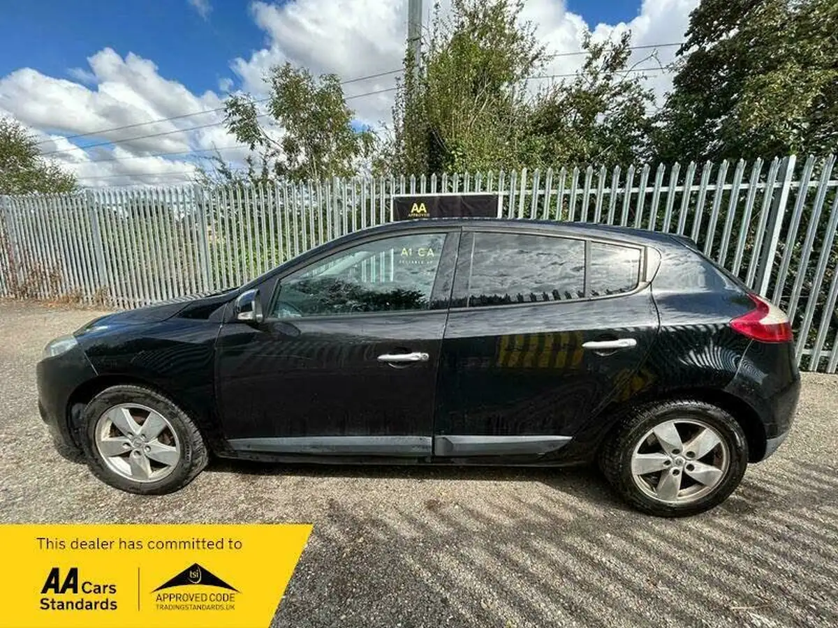 2011-renault-megane-16-dynamique-tom-tom-vvt-110-hatchback-5d-big-3