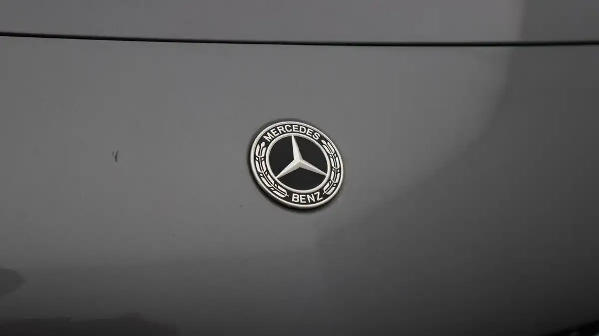 2020-mercedes-benz-a-class-13-a200-amg-line-premium-plus-hatchback-5d-7g-dct-big-22