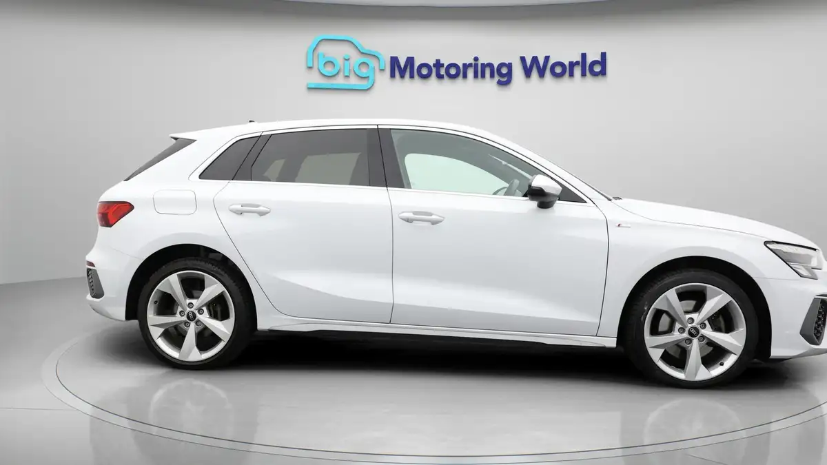 2021-audi-a3-14-40-tfsi-e-s-line-big-7