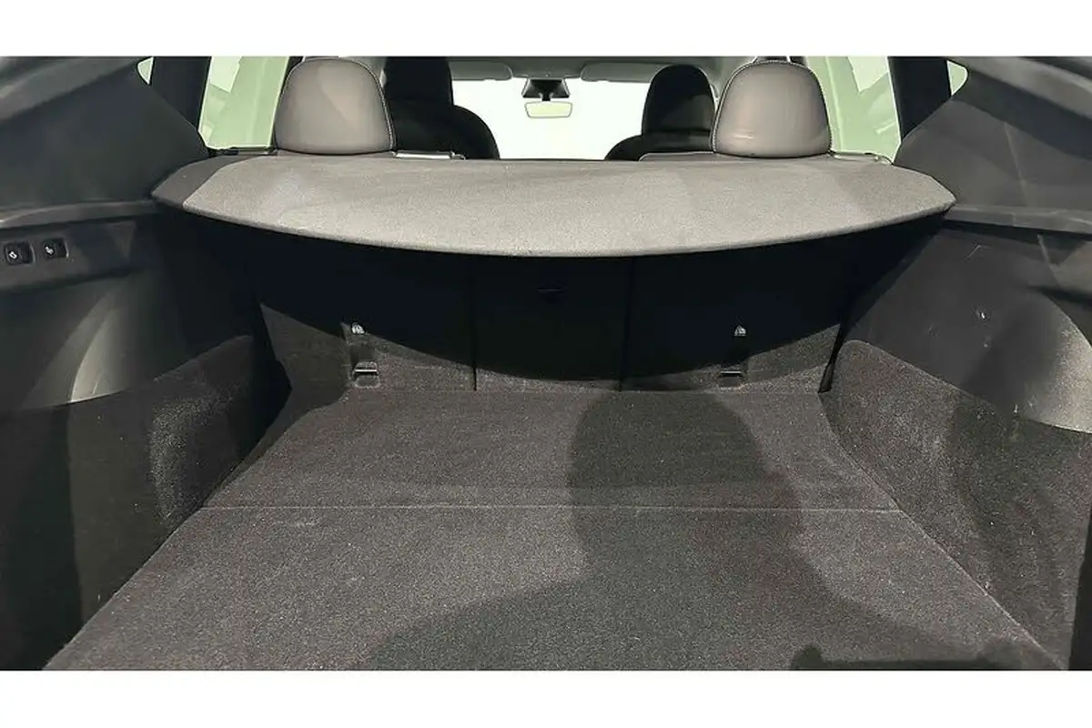 2023-tesla-model-y-e-rwd-big-45