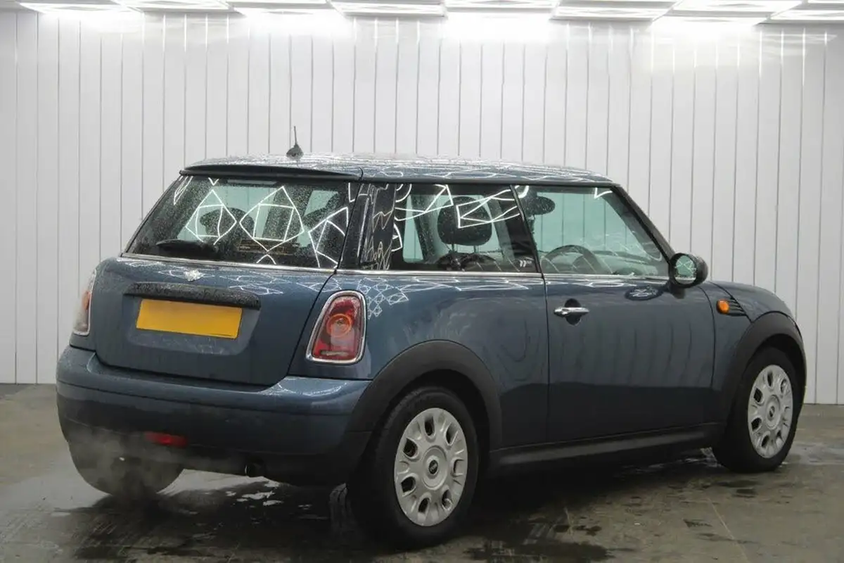 2010-mini-cooper-14-first-75bhp-big-6