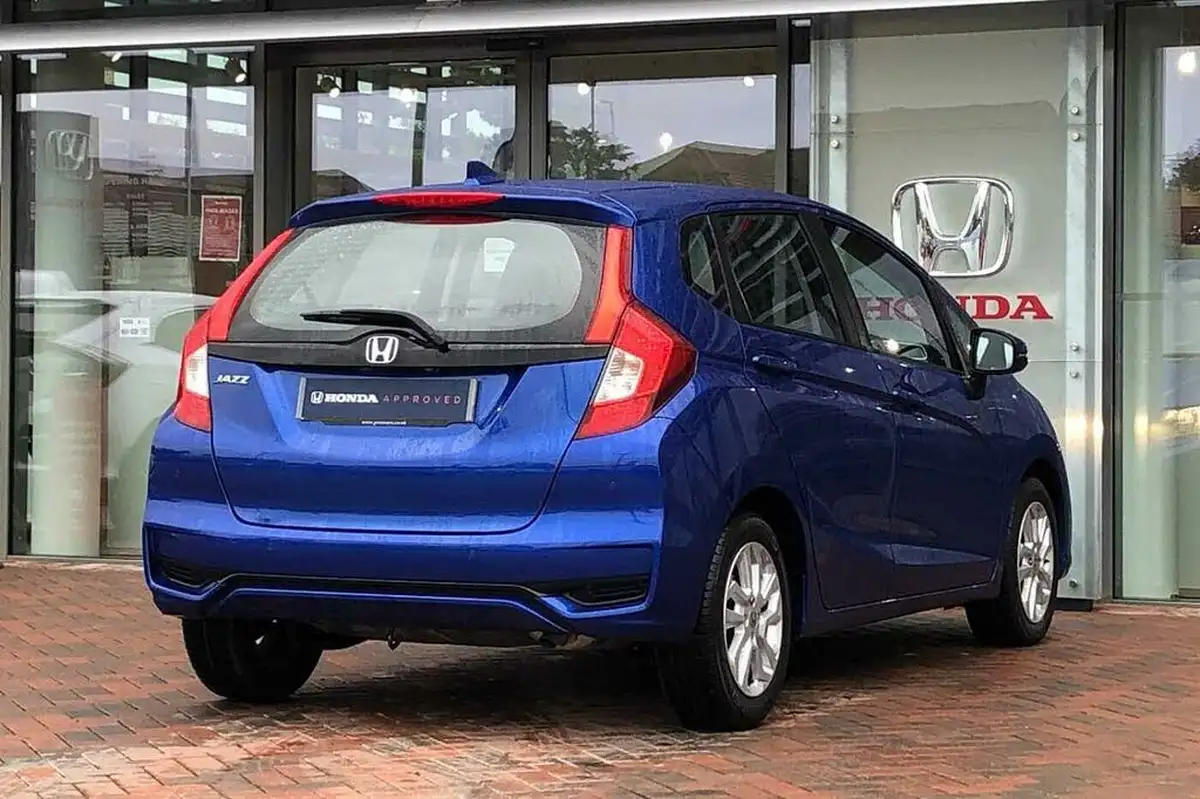 2019-honda-jazz-13-i-vtec-se-cvt-big-8