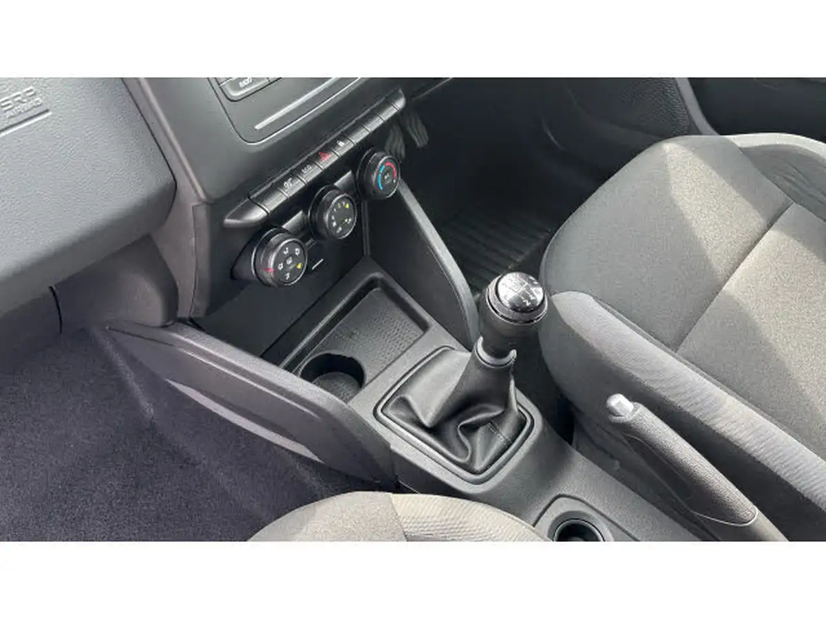 2021-dacia-duster-10-tce-essential-100bhp-ss-station-wagon-5d-big-12