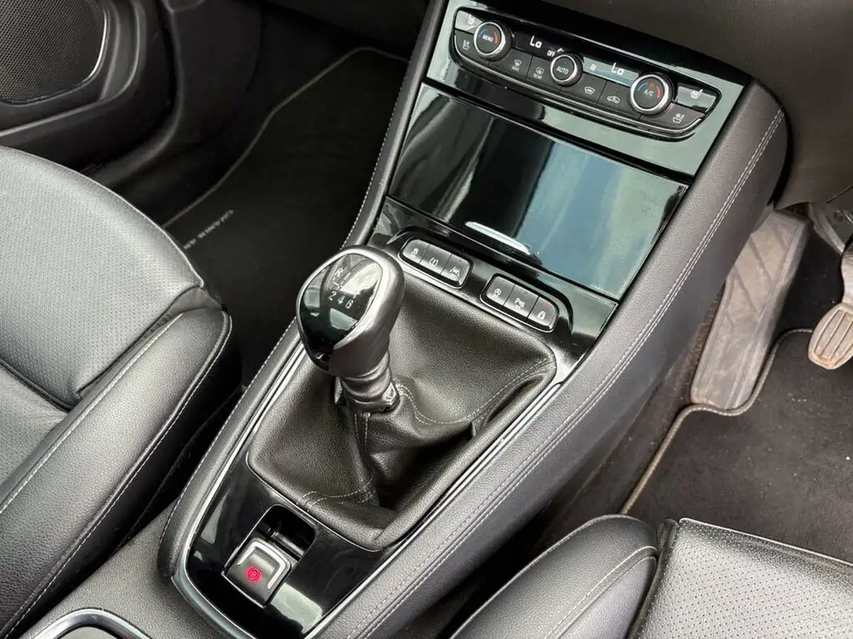 2019-vauxhall-grandland-x-15td-elite-nav-ss-blueinjection-big-21
