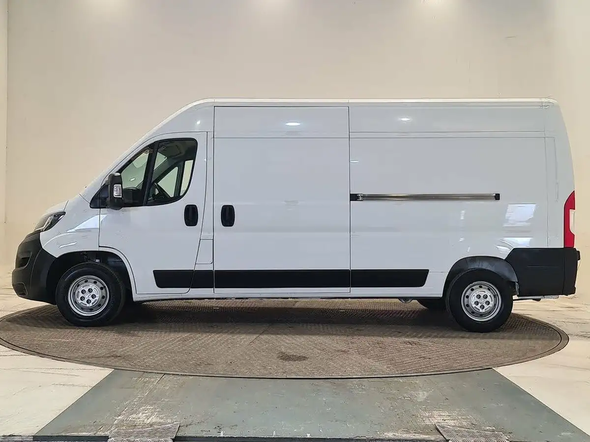 2022-peugeot-boxer-22-bluehdi-professional-335-l3-h2-panel-big-12
