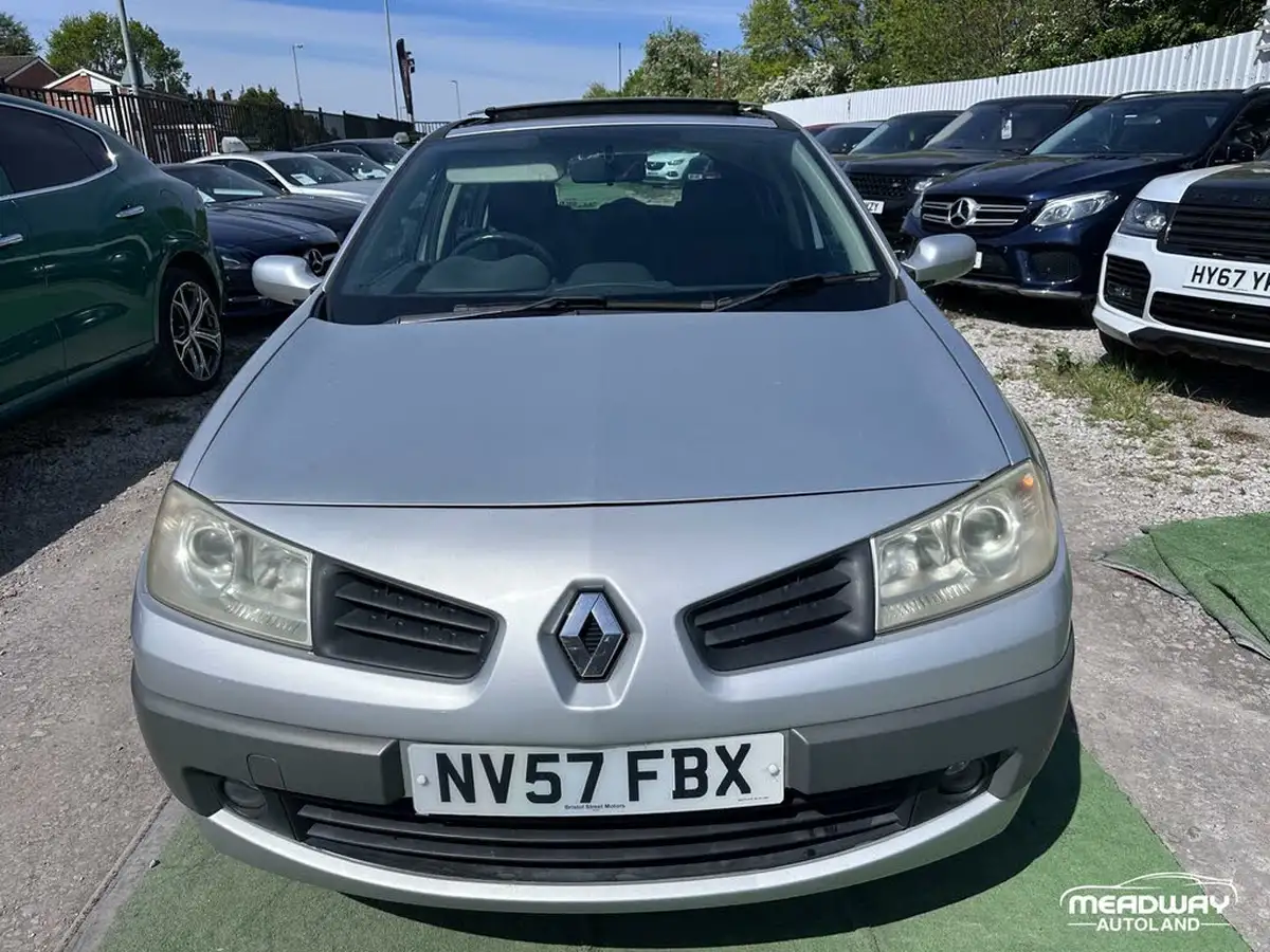 2007-renault-megane-16-dynamique-hatchback-5d-big-1