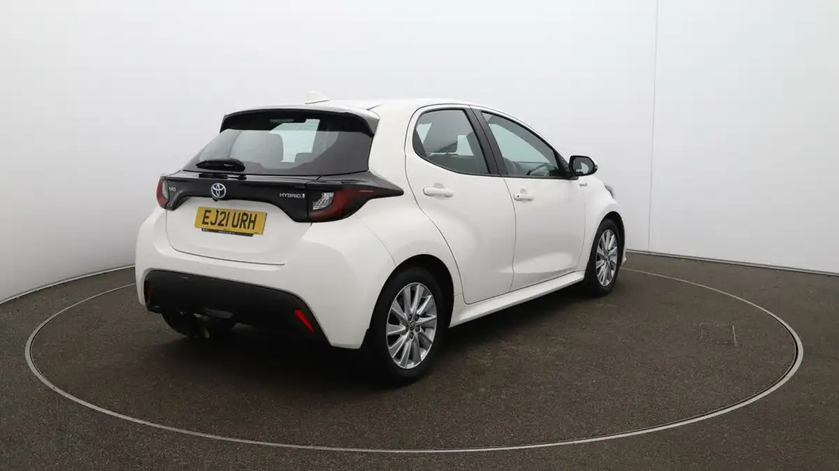 2021-toyota-yaris-15-vvt-i-icon-114bhp-hybrid-1490cc-e-cvt-big-7