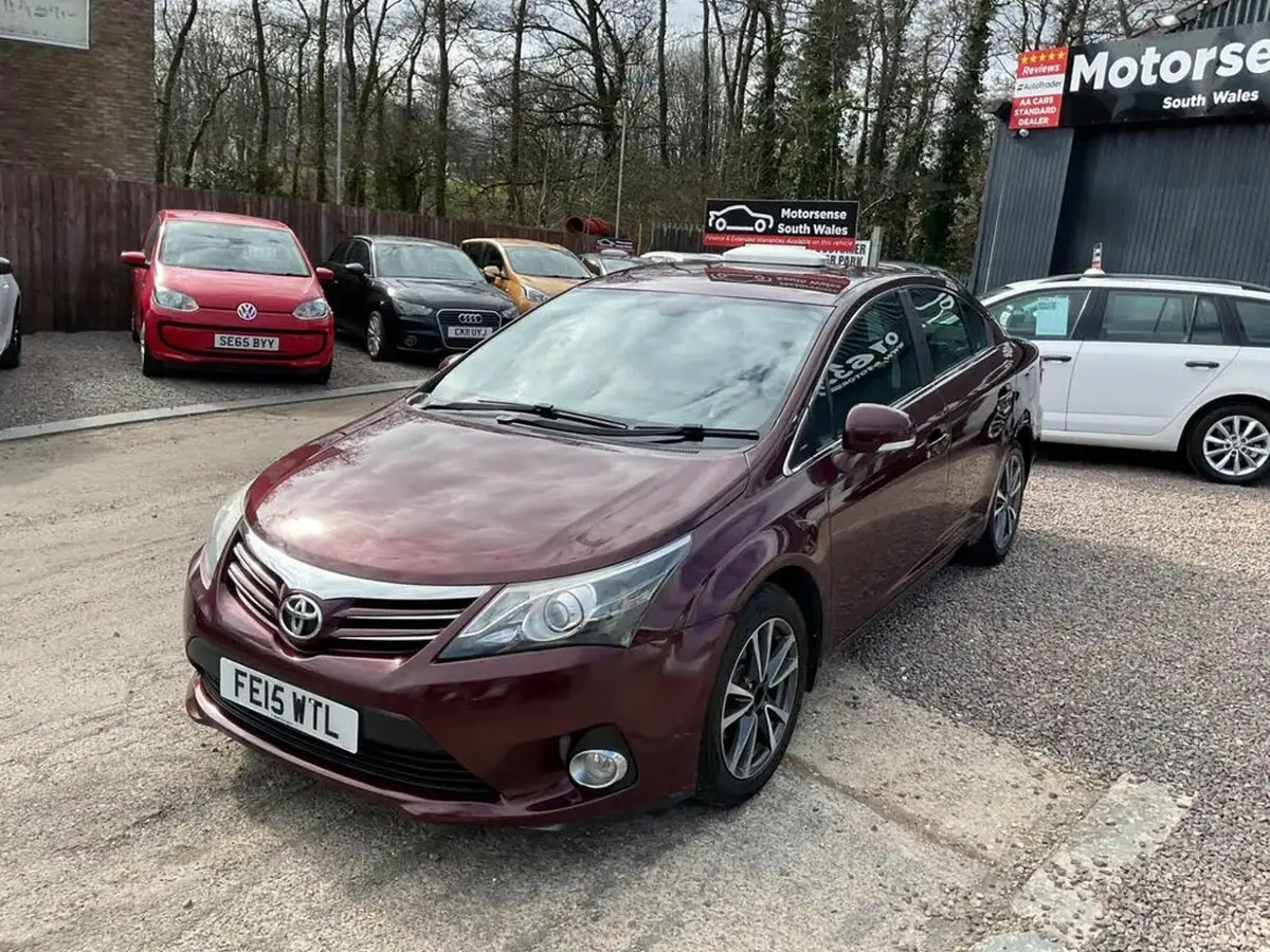 2015-toyota-avensis-20td-icon-business-edition-saloon-4d-big-32