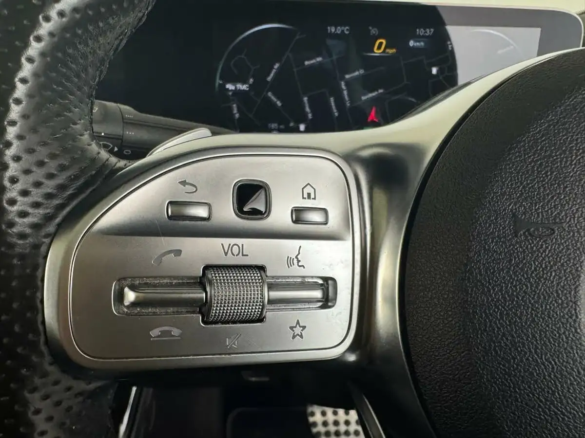 2021-mercedes-benz-cla-13-cla-180-amg-line-premium-plus-coupe-4d-big-19