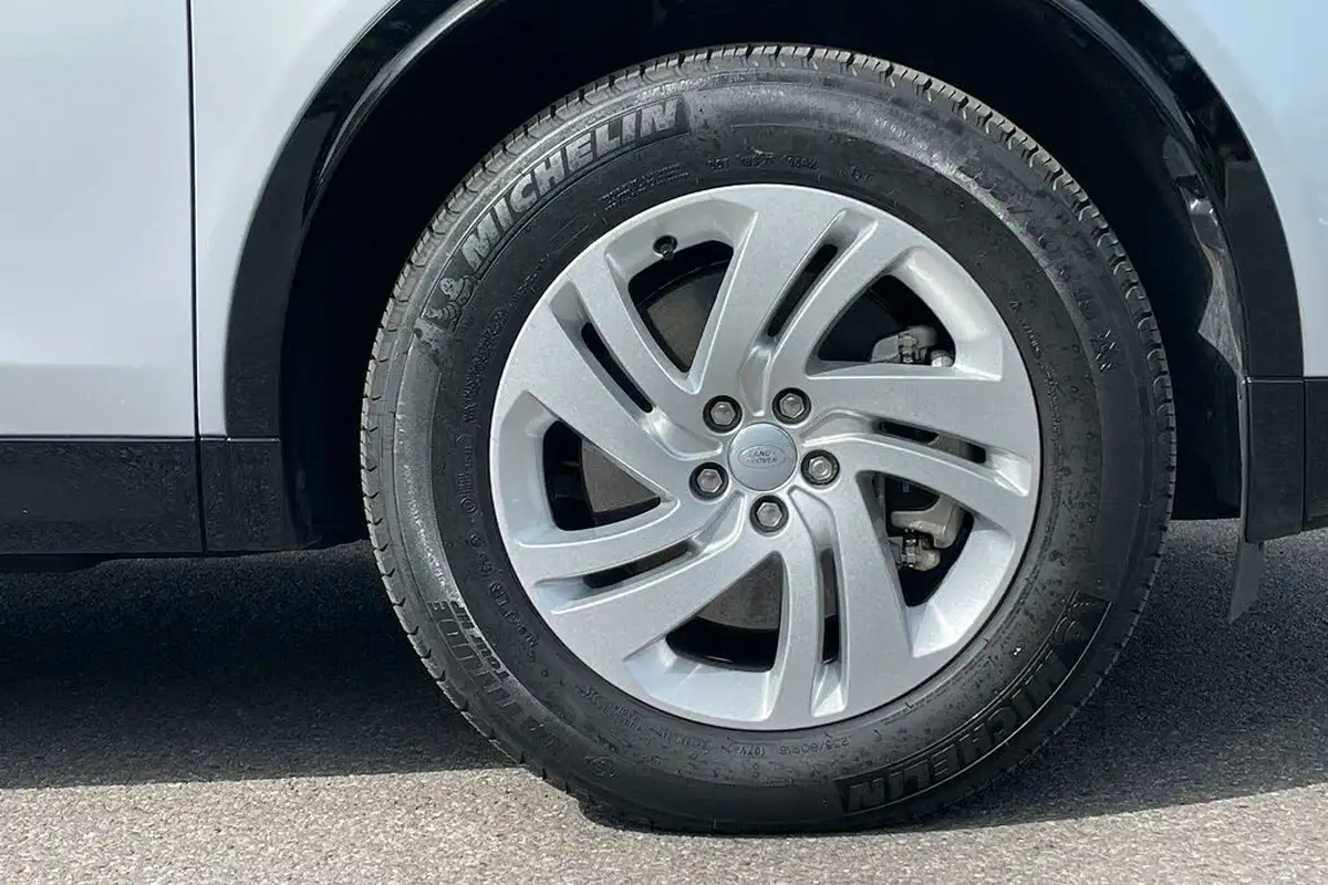 2024-land-rover-discovery-sport-15-p300e-dynamic-se-big-13