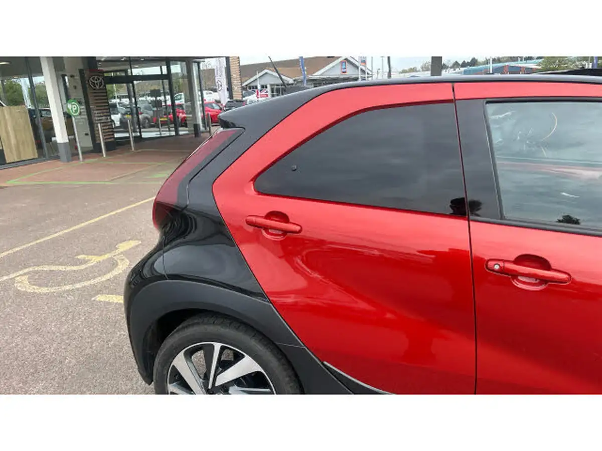 2024-toyota-aygo-x-10-vvt-i-edge-big-28