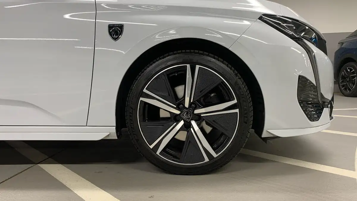 2023-peugeot-308-15-bluehdi-gt-130ps-big-16