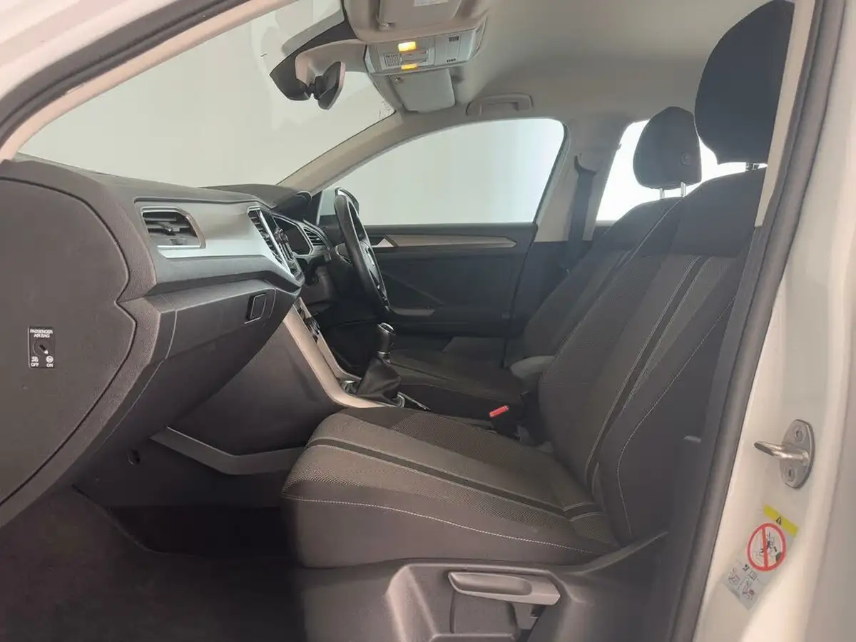 2020-volkswagen-t-roc-16tdi-se-big-46