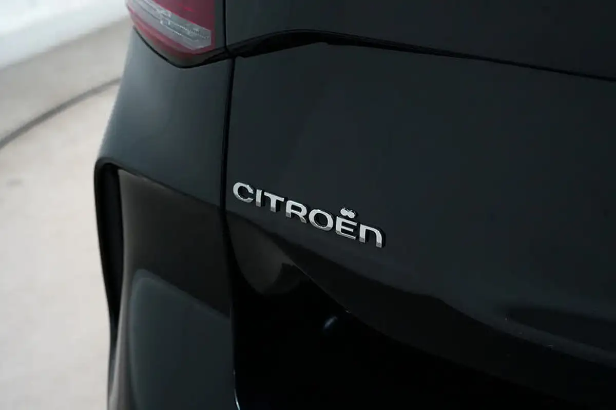 2022-citroen-c4-e-shine-plus-big-10