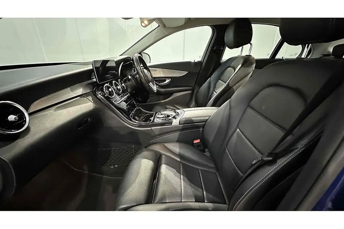 2019-mercedes-benz-c-class-15-c200-sport-premiumss-saloon-4d-big-17
