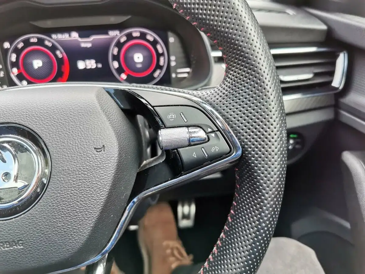 2020-skoda-kamiq-15-tsi-monte-carlo-dsg-big-52