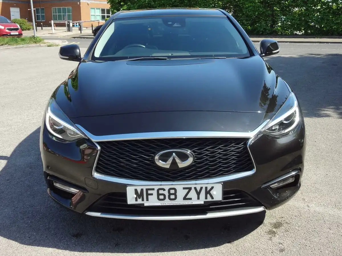 2018-infiniti-q30-16-luxe-122ps-big-3