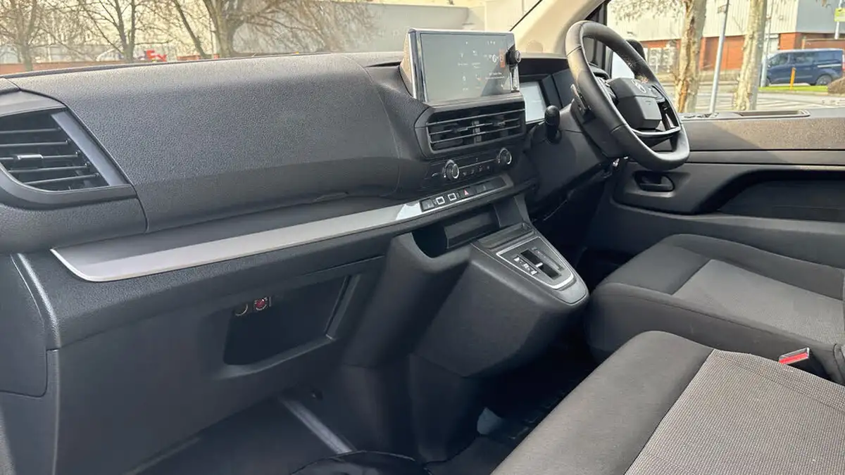 2024-citroen-spacetourer-e-you-m-49kwh-big-11