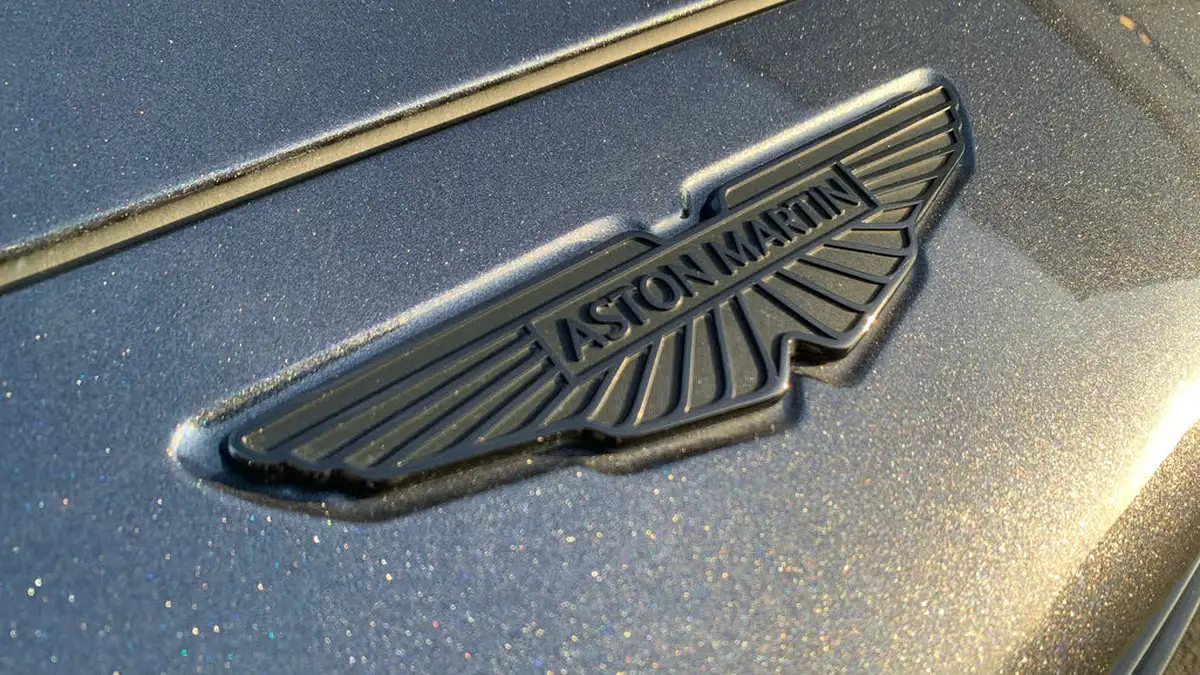 2024-aston-martin-dbx-40-v8-big-16