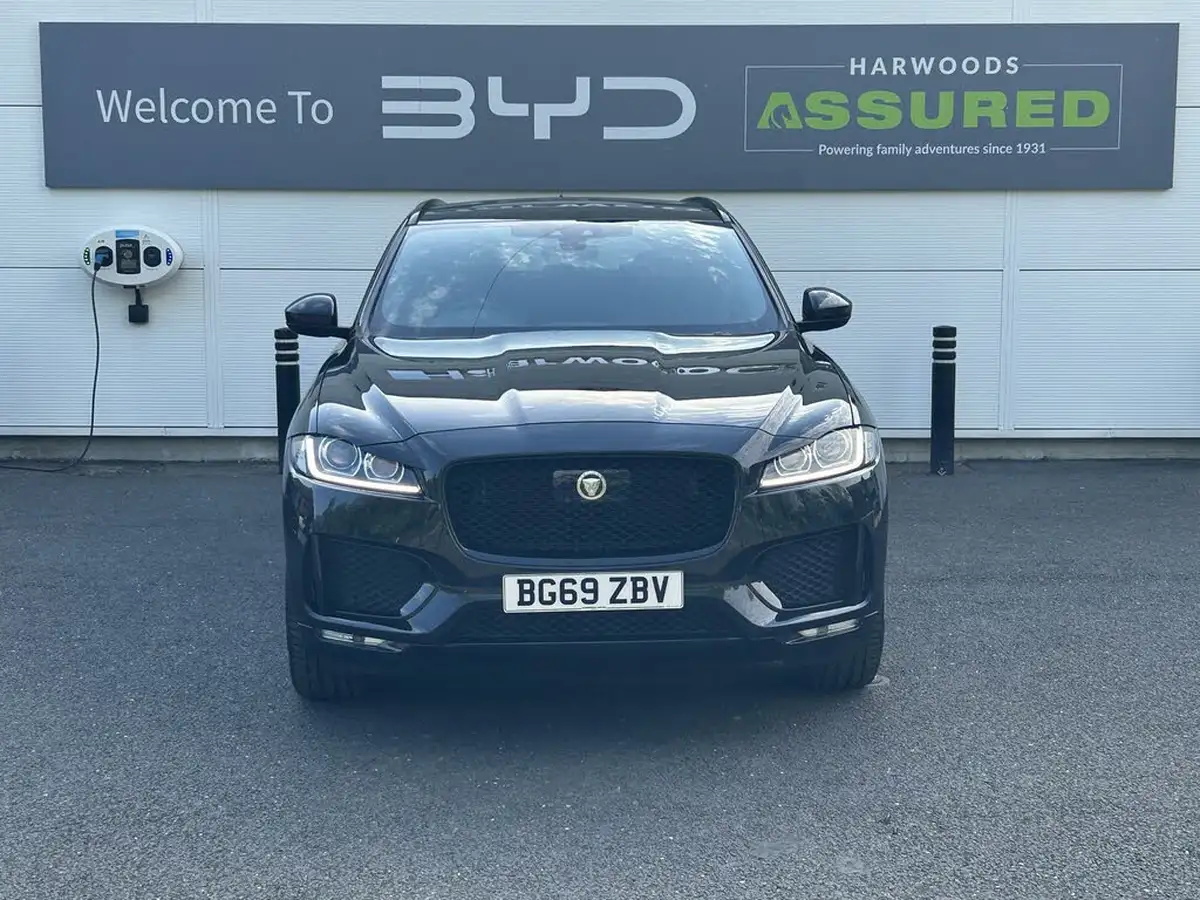 2019-jaguar-f-pace-20-i4d-chequered-flag-240ps-big-15