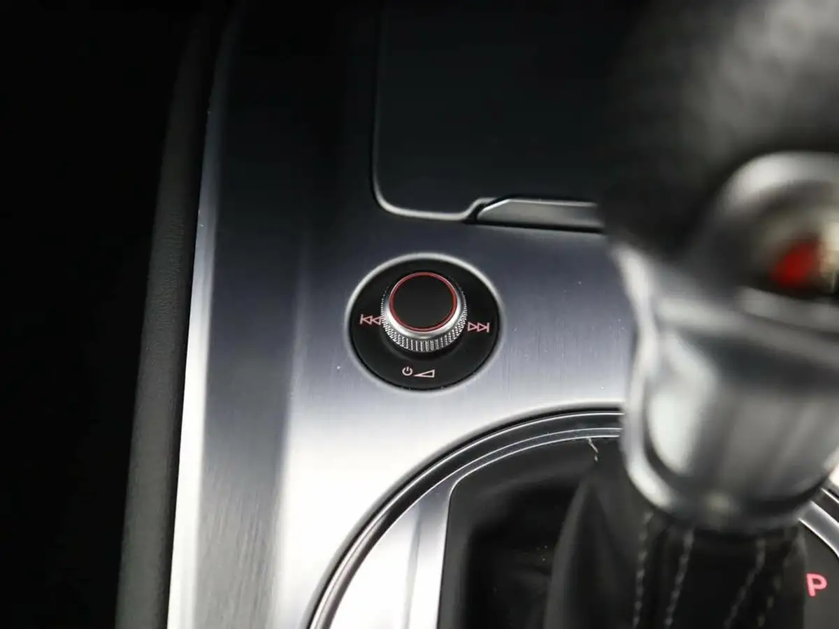 2019-audi-tt-coupe-20-40-tfsi-s-line-big-16