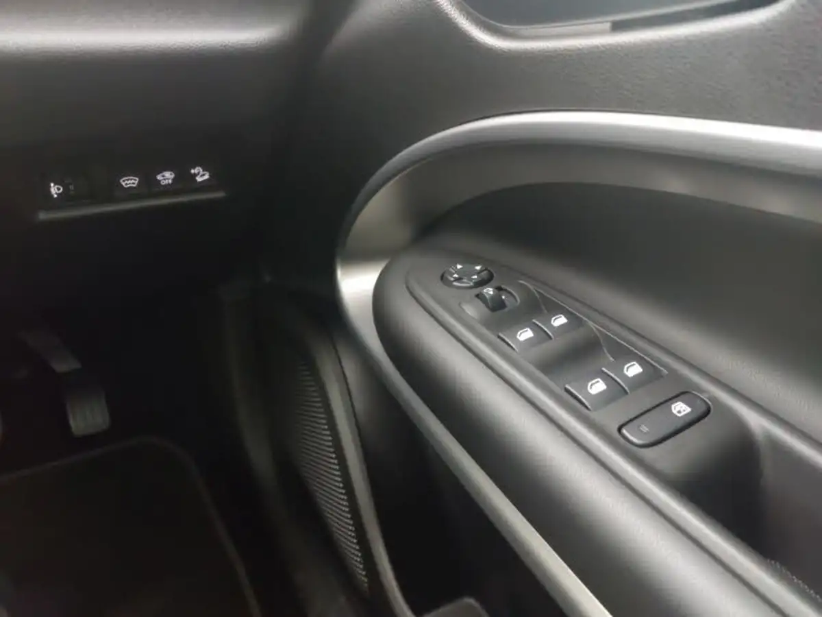 2024-jeep-avenger-12-gse-summit-e-hybrid-48v-auto-big-11