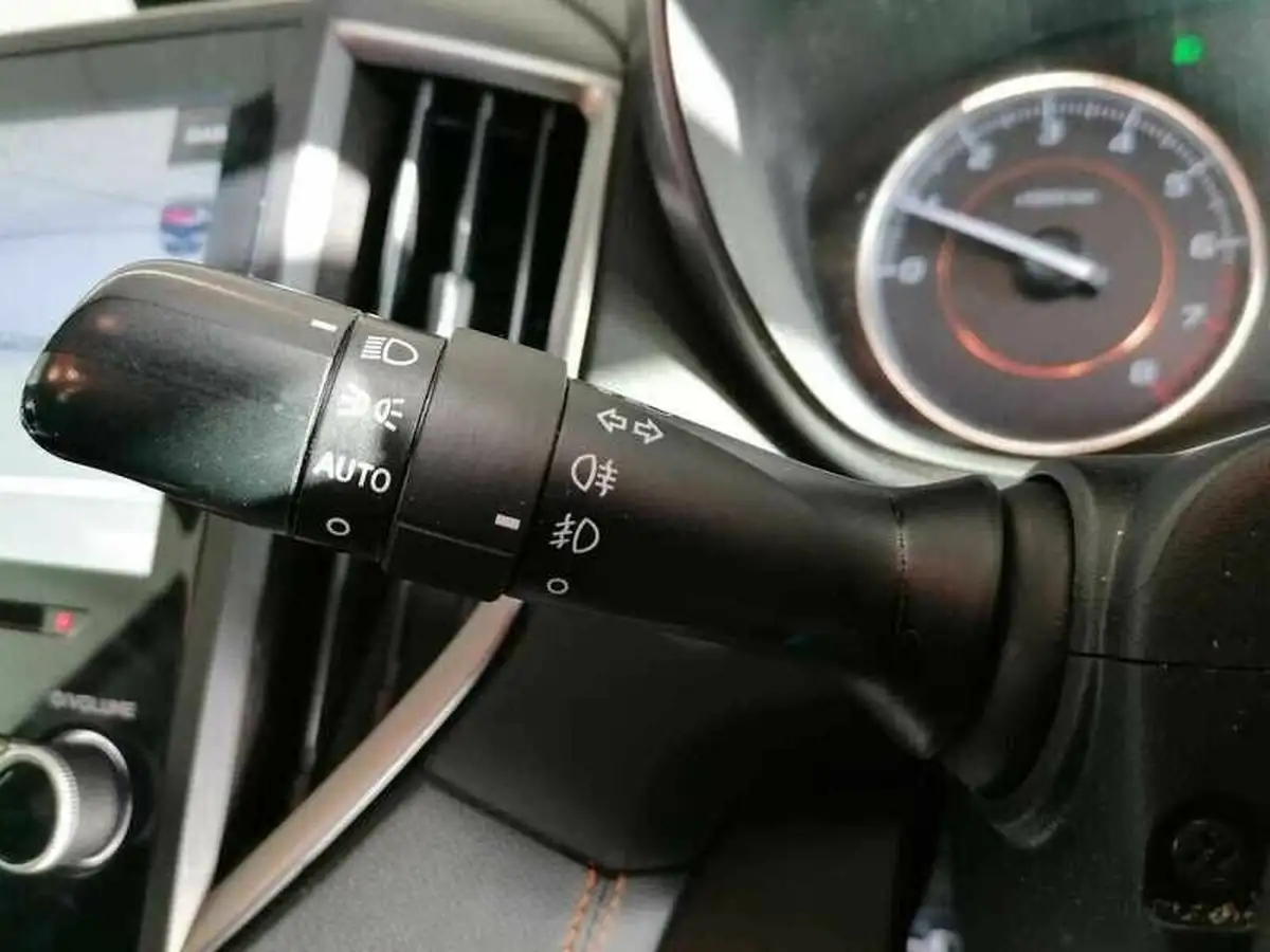 2018-subaru-xv-20i-se-premium-156ps-ss-lineartronic-big-22