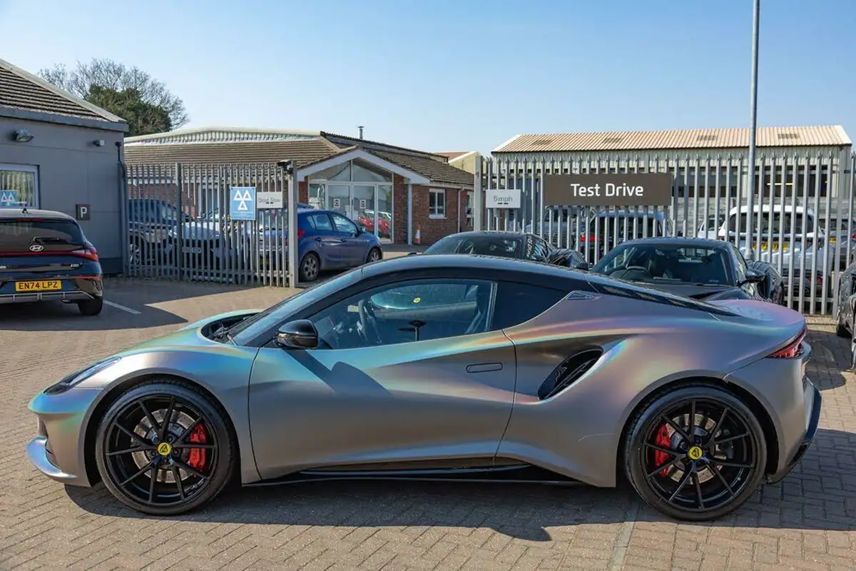 2023-lotus-emira-35-first-edition-v6-big-4