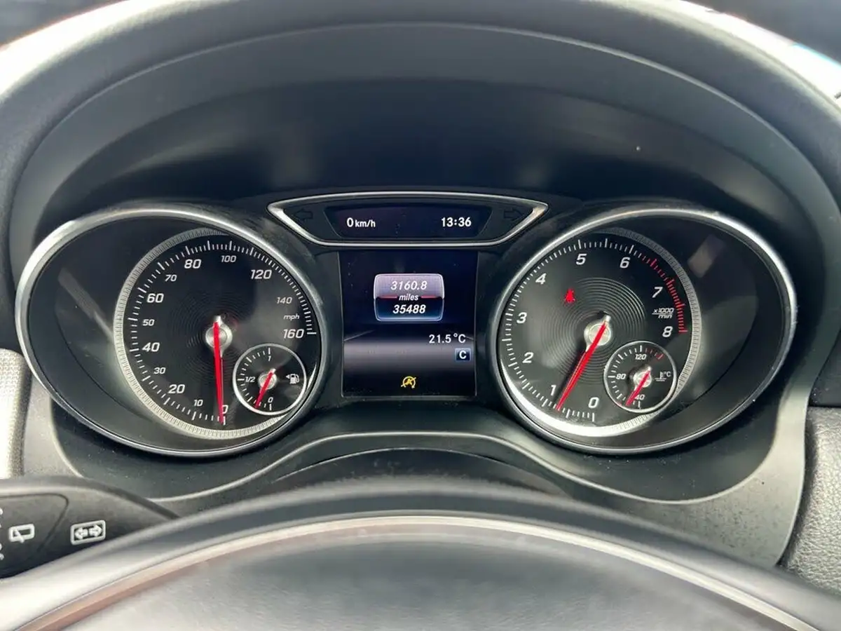 2019-mercedes-benz-gla-class-16-gla-180-urban-edition-ss-big-24