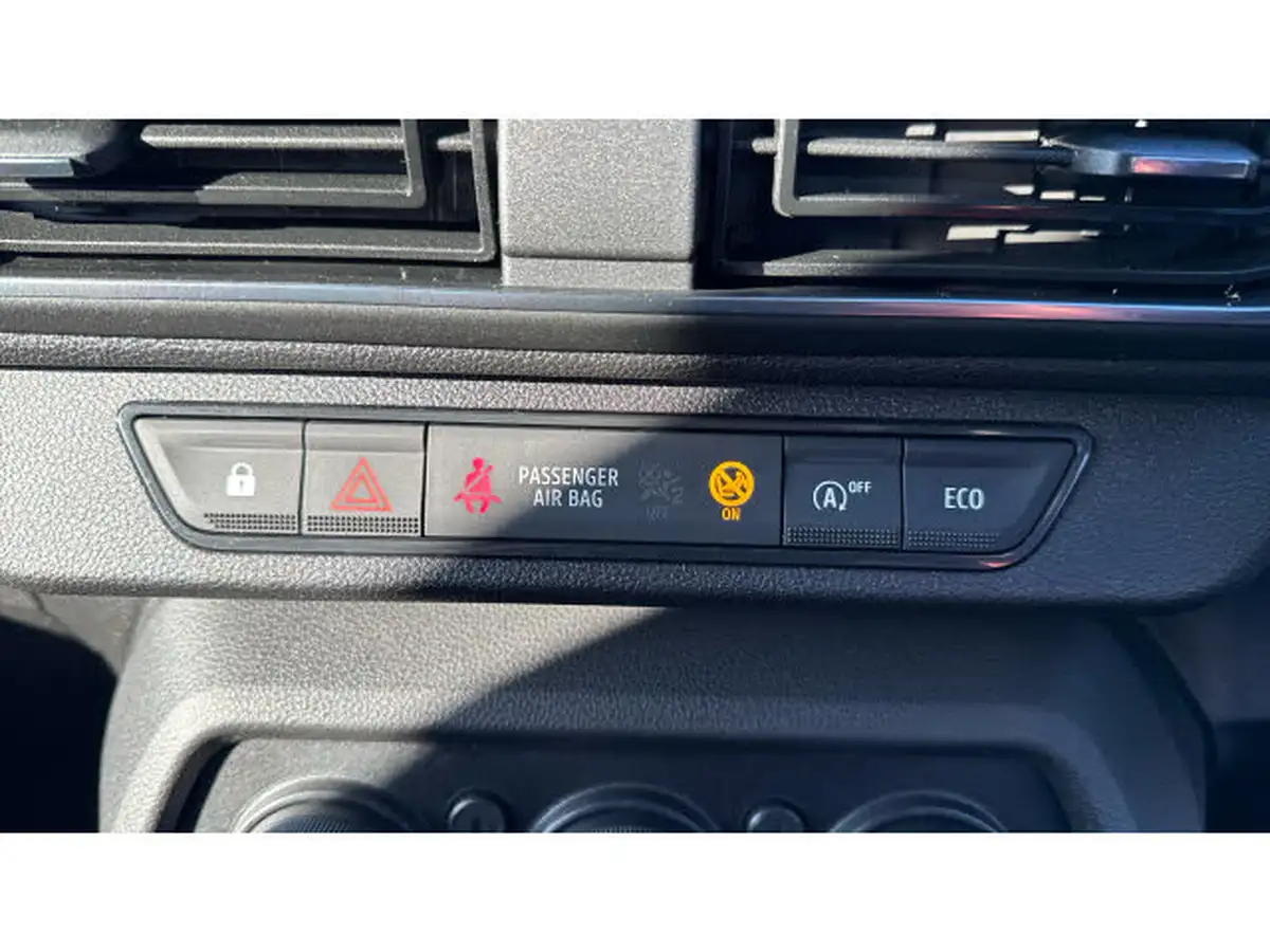2021-dacia-sandero-10-tce-essential-90bhp-big-28
